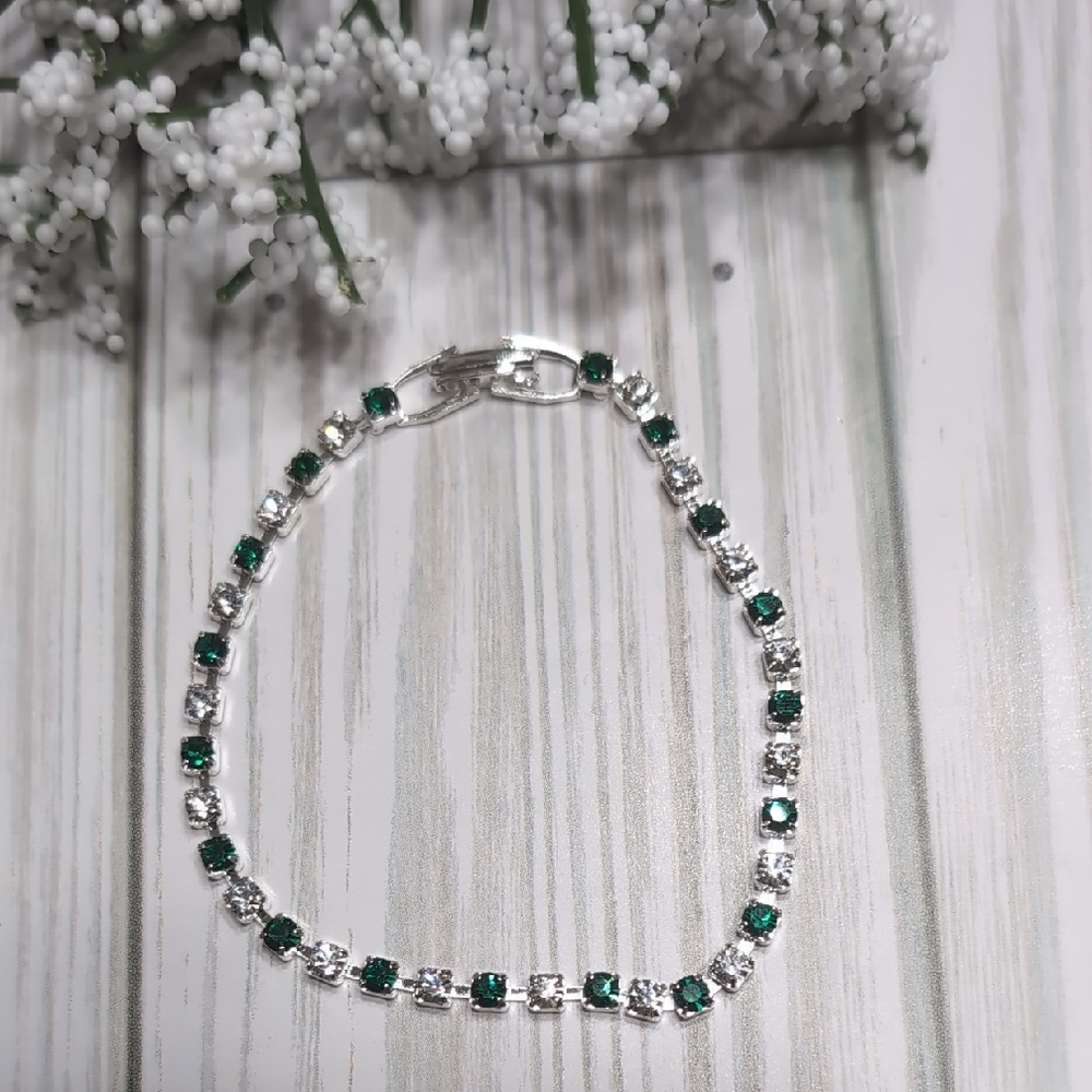 Elegant Sparkly Green & Silver Tennis Bracelet Made With Swarovski Crystals NEW! - Picture 4 of 11